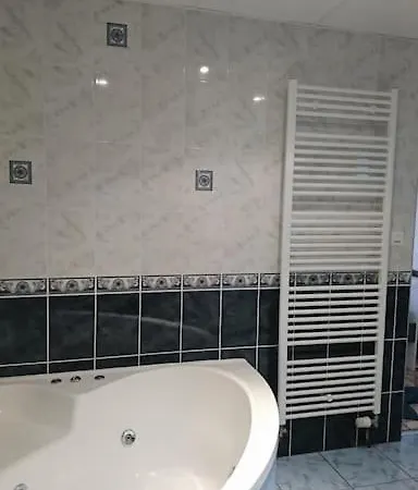 Au Coeur Du Jura, Logement Au Calme Champagnole Exterior foto